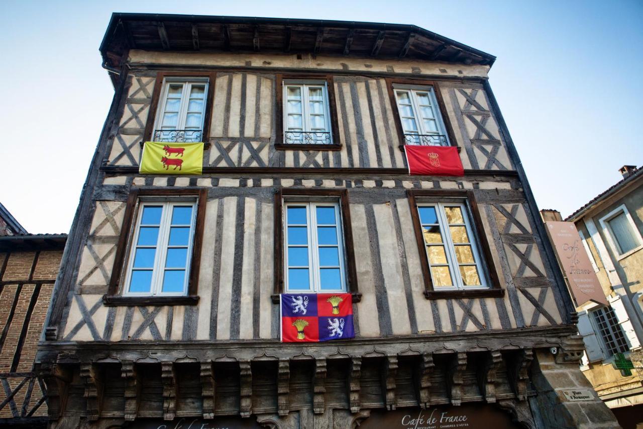 Cafe De France Eauze Panzió Kültér fotó